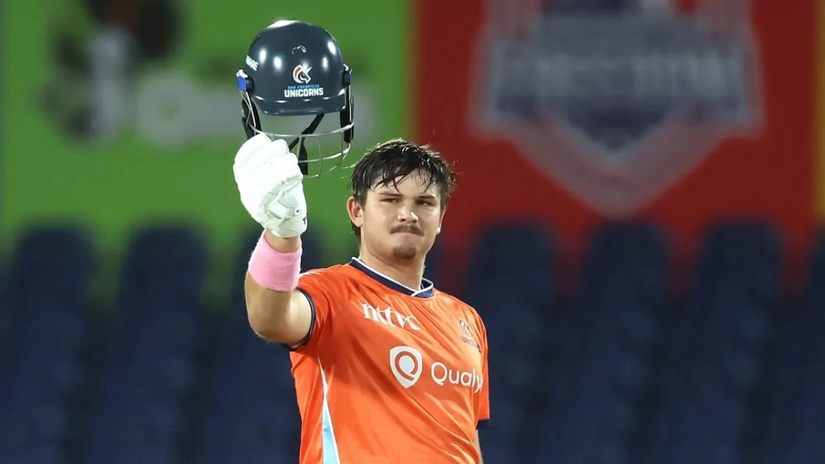 গেইলের রেকর্ড ভেঙে ইতিহাস গড়লেন প্রিটোরিয়াস