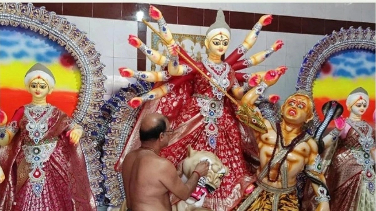 লাকসামে ৩৮ মণ্ডপে দুর্গোৎসব, শেষ মুহূর্তের প্রস্তুতি