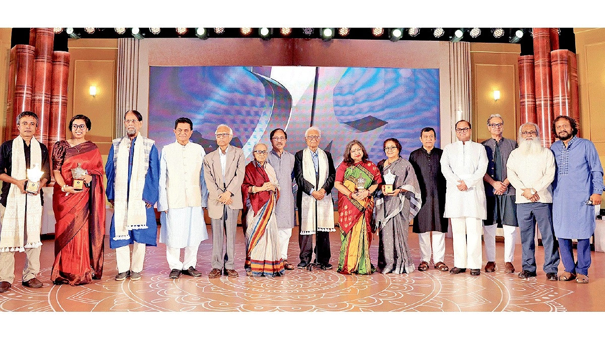 ব্র্যাক ব্যাংক-সমকাল সাহিত্য পুরস্কার প্রদান