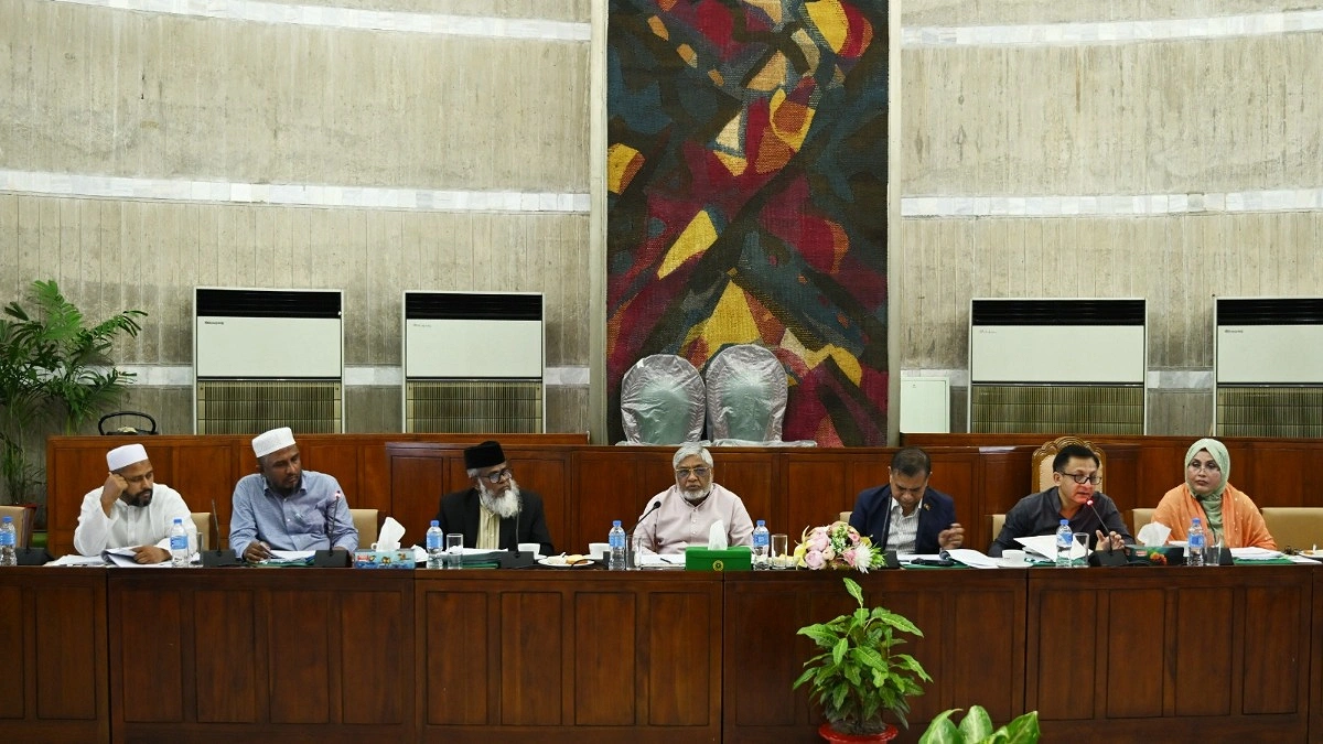 নিত্যপণ্যের মূল্যবৃদ্ধি নিয়ন্ত্রণে কার্যকর পদক্ষেপ চায় সংসদীয় কমিটি