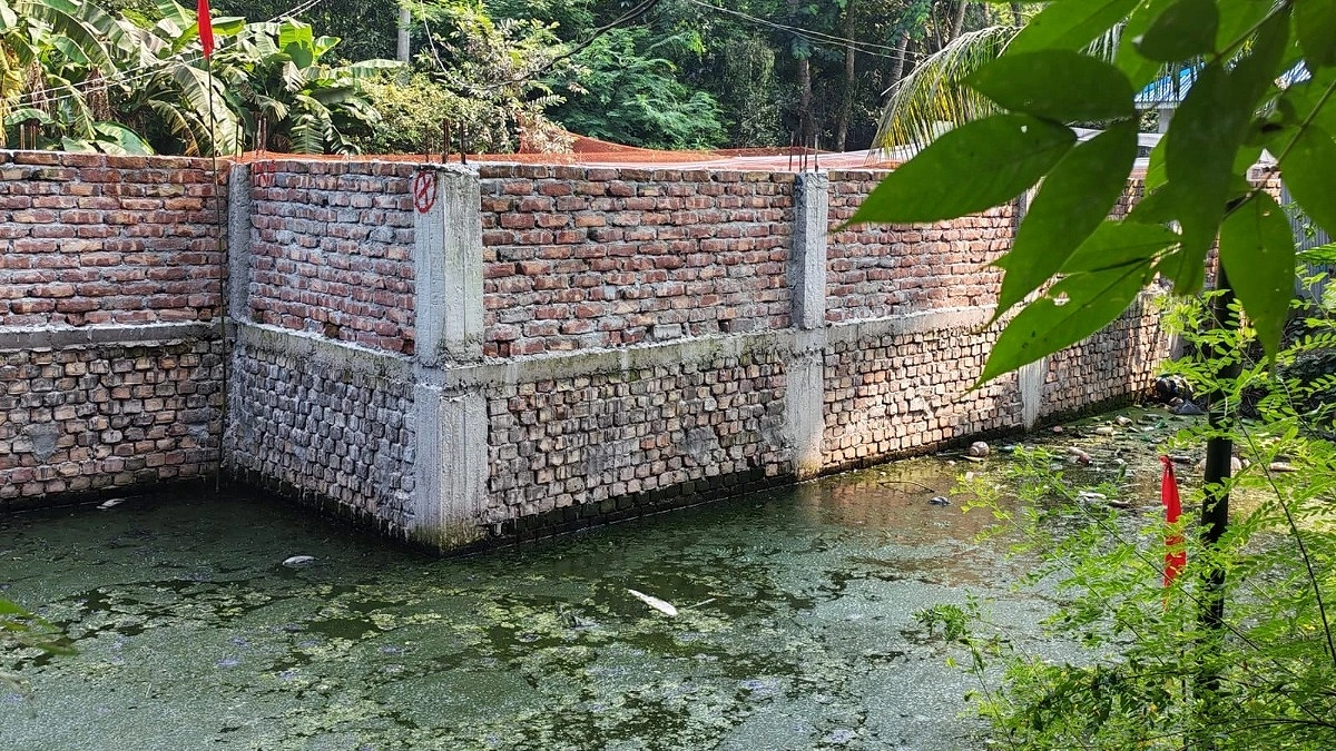 কোটালীপাড়ায় সরকারি খাল দখল করে বাড়ি নির্মাণের অভিযোগ