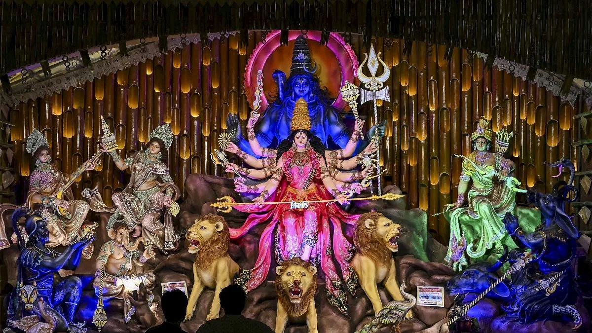 আরব আমিরাতে সাত স্থানে দুর্গাপূজা, আজমানে দর্শনার্থীদের ঢল