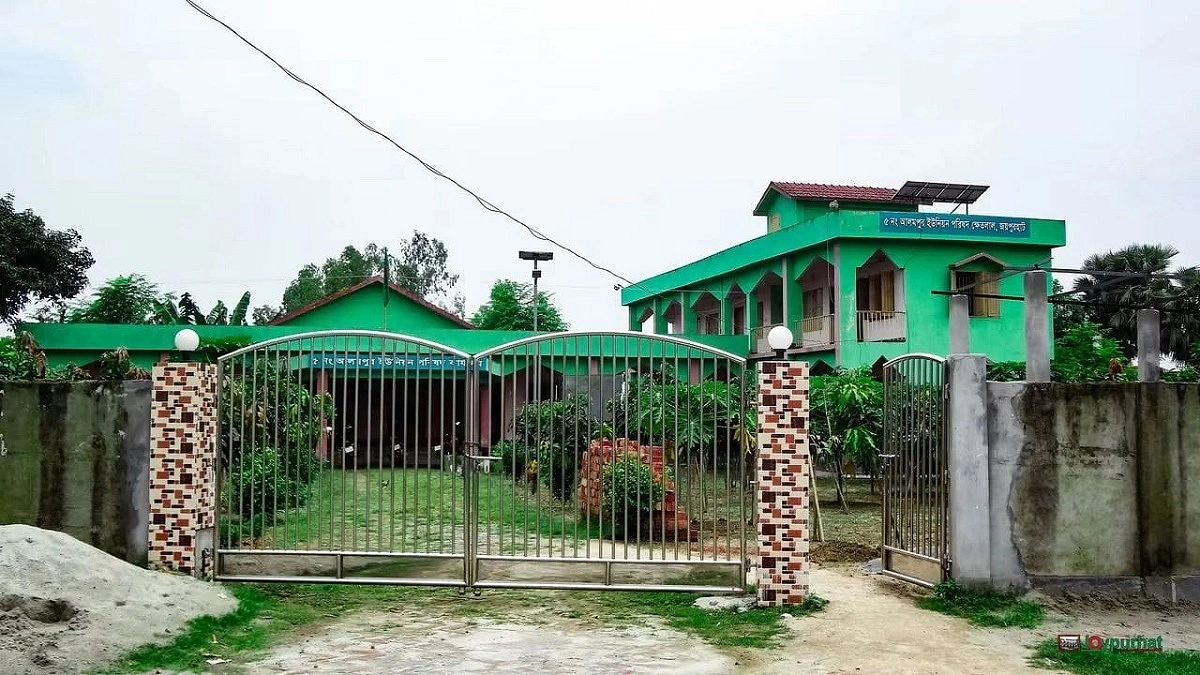 প্রকৌশলী ব্যস্ত, ইউপি ভাগ করে চালাচ্ছেন দুই সদস্য!