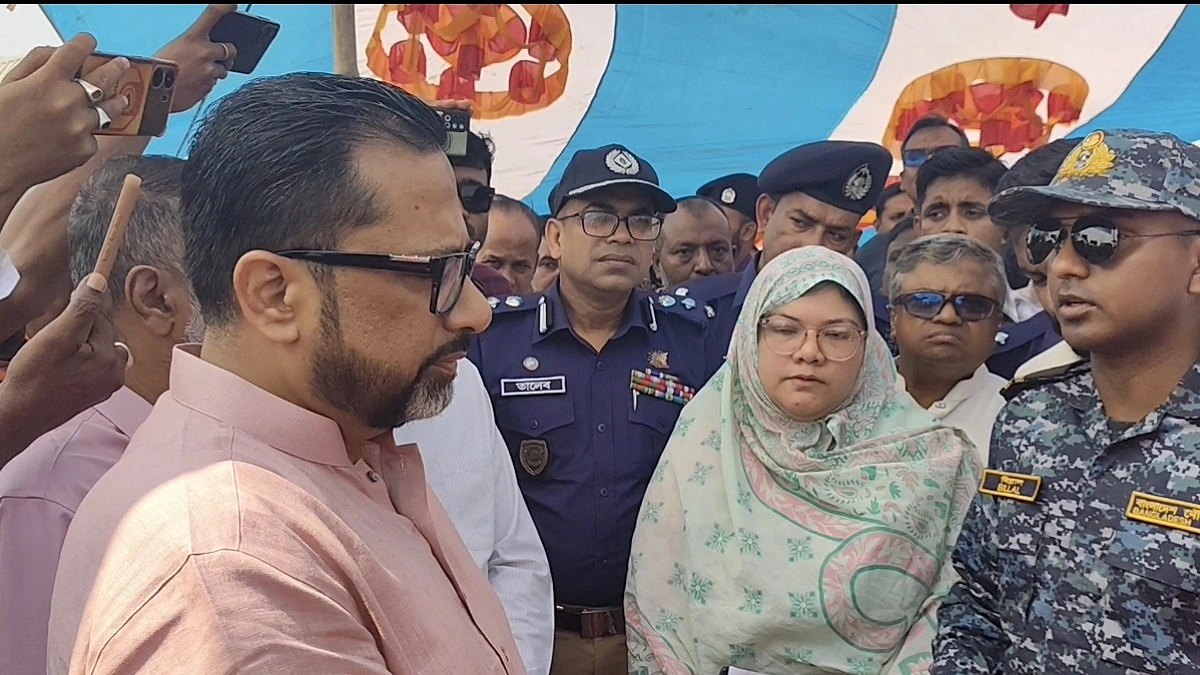 পূজা দেখে ফেরার পথে ট্রলারডুবি, মেয়ের মৃত্যু—মা নিখোঁজ