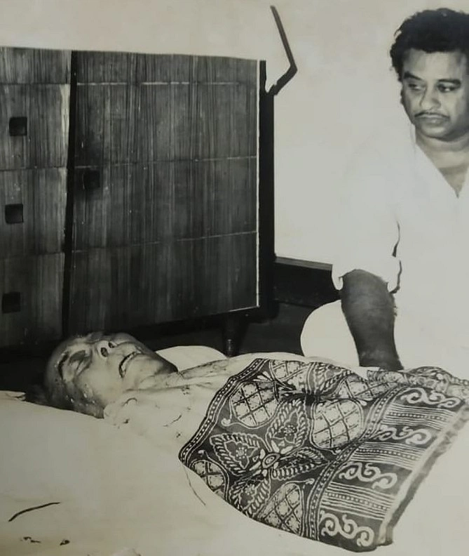 শচীনকর্তা তখন মৃত্যুশয্যায়, পাশে বাংলা গানের আরেক কিংবদন্তী কিশোর কুমার