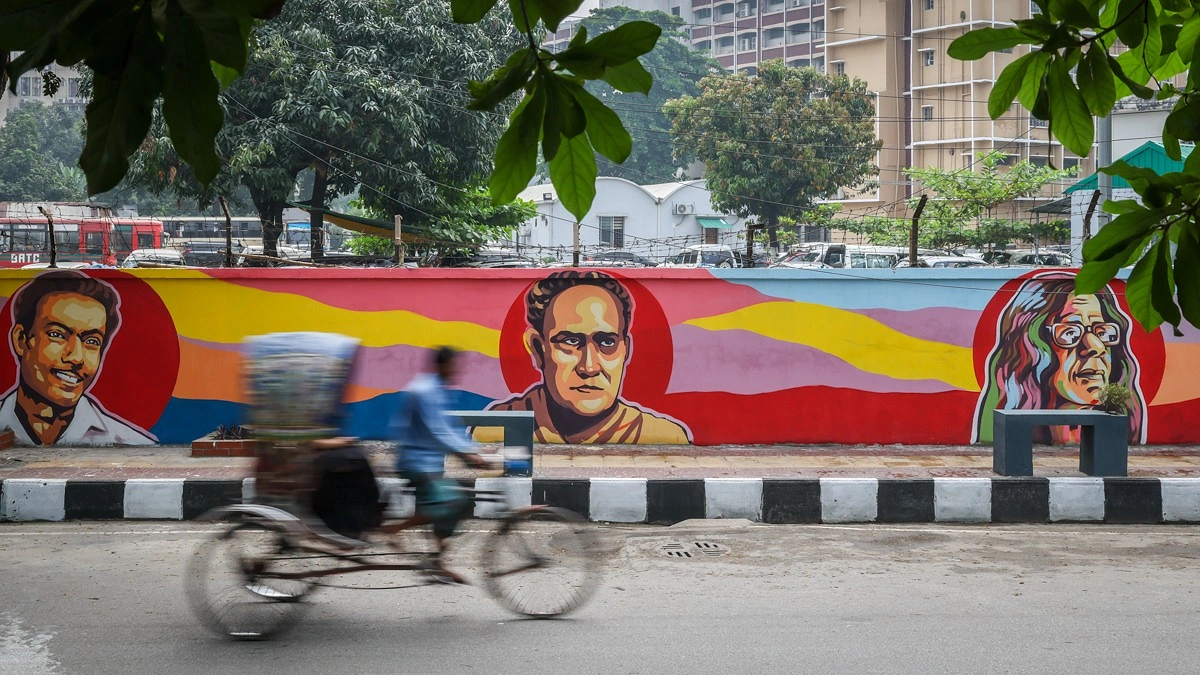 দখলমুক্ত ফুটপাতে দেয়ালচিত্র
