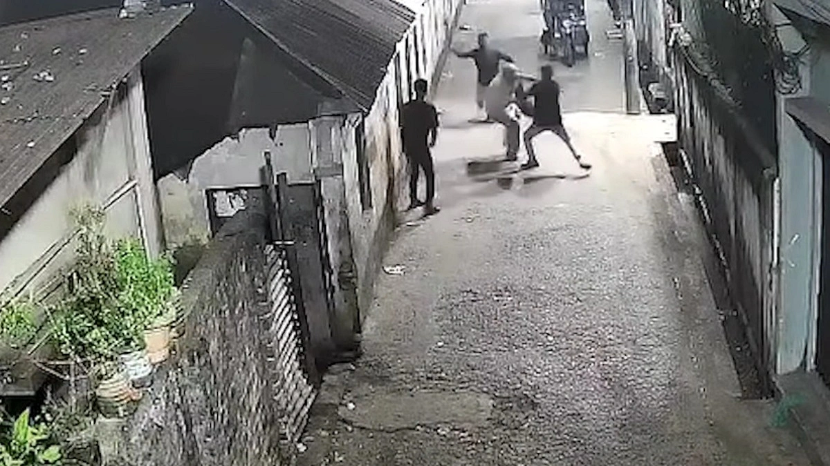 থানার দেড় কিলোমিটার দূরে ছিনতাই, পুলিশ জানল ফেসবুক দেখে