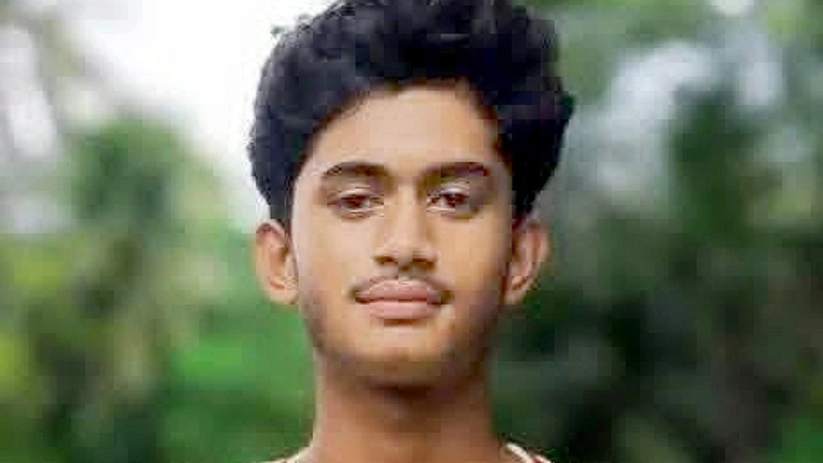 সহপাঠীর মোটরসাইকেল চালাতে গিয়ে প্রাণ গেল স্কুলছাত্রের