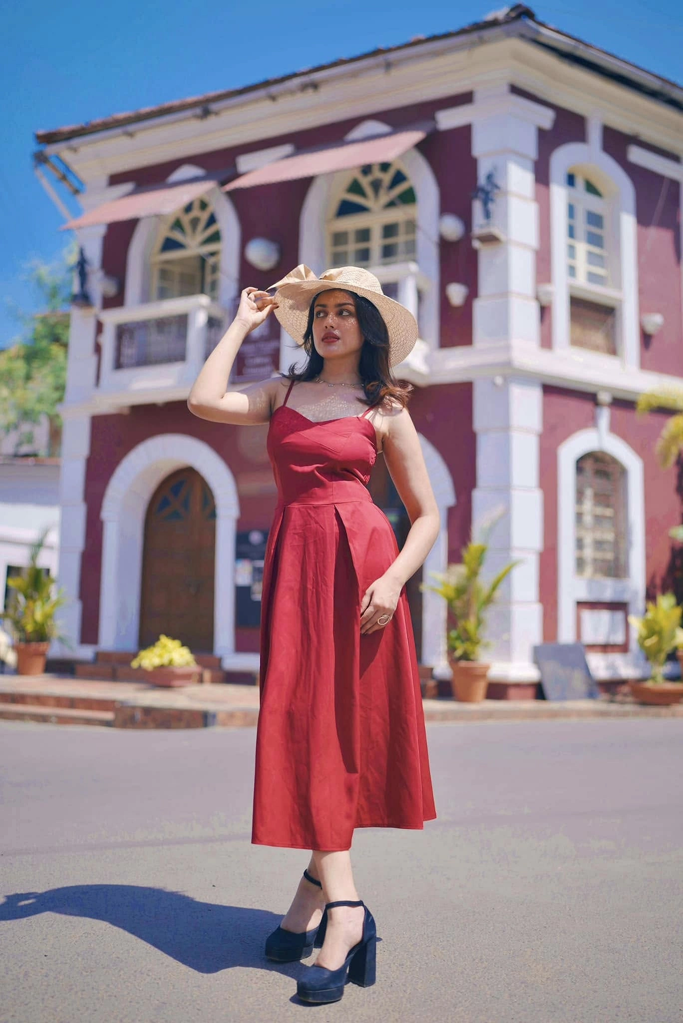 নিজস্ব ভঙ্গিতে নীহা