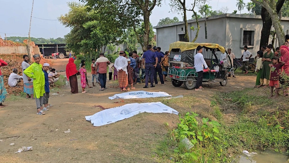 ইটভাটায় কাজ করার সময় ইটের সারিধসে দুই শ্রমিক নিহত