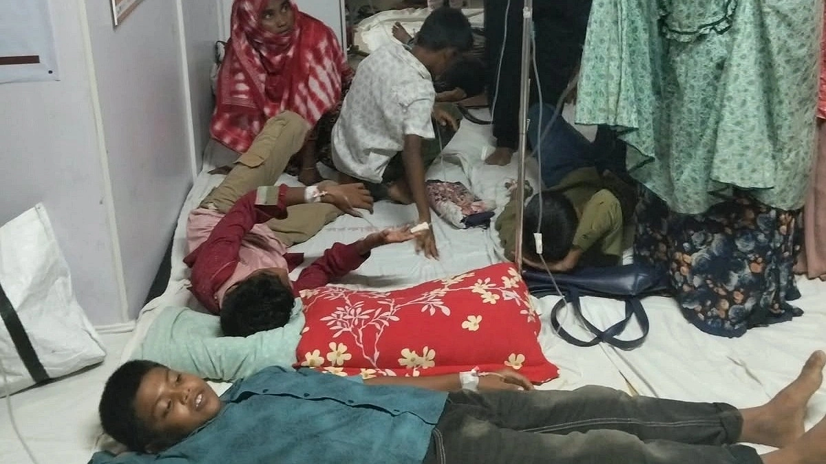 স্কুল ফিডিংয়ের দুধ খেয়ে ১৭ শিক্ষার্থী হাসপাতালে