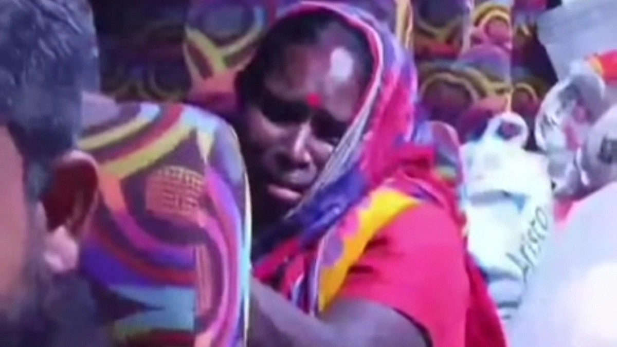 দাদনের টাকা নিয়ে ছেলে নিখোঁজ, মাকে তুলে নিয়ে গেলেন ভাটা সর্দার