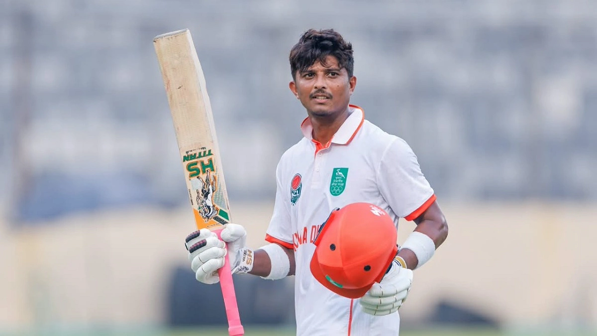 পাঁচ ব্যাটারের সেঞ্চুরিতে দ্বিতীয় দিনে রান উৎসব