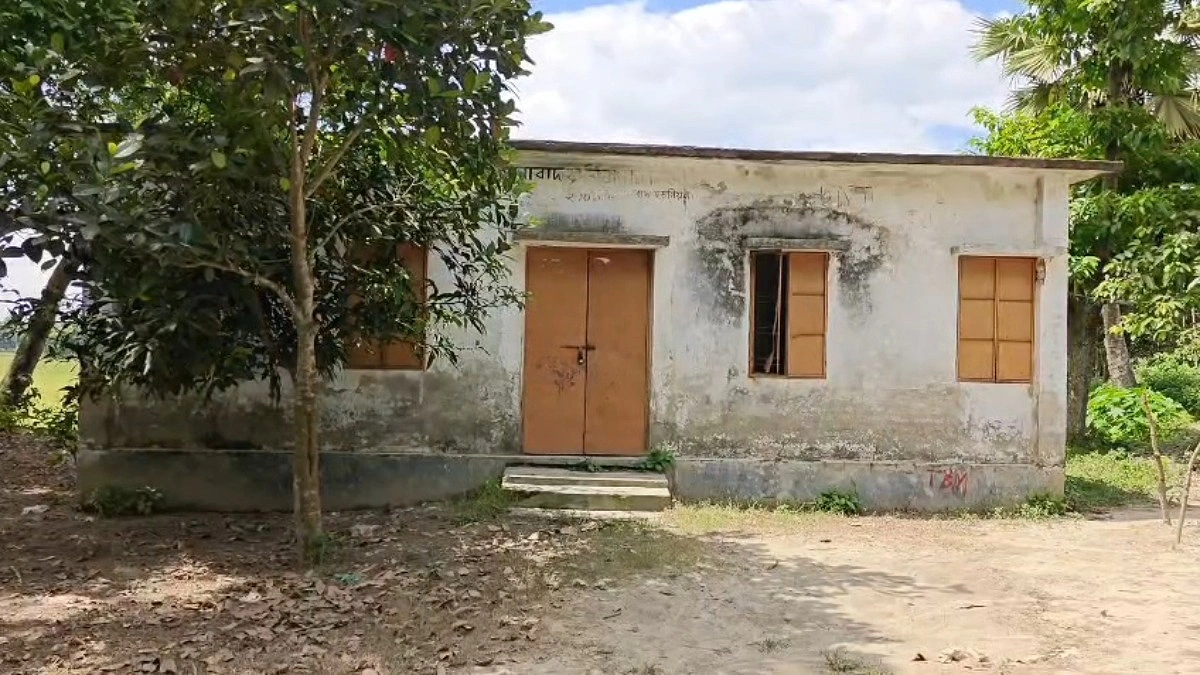 চাঁদপুরে সেবার ঘরে তালা
