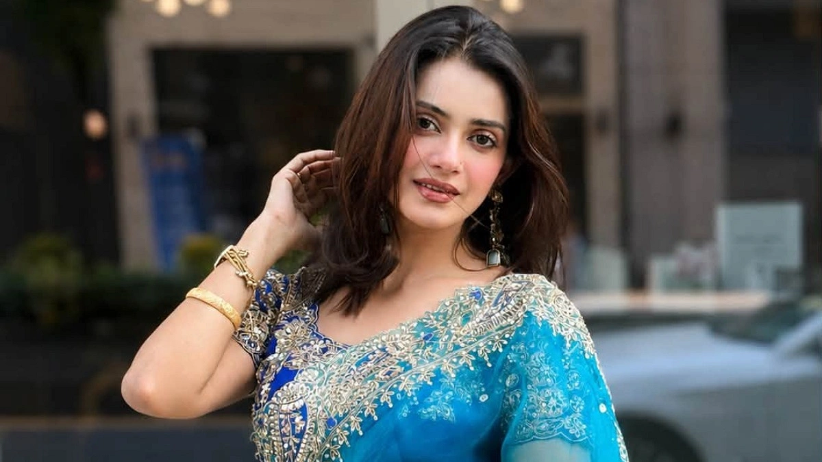 সড়ক দুর্ঘটনার কবলে তানজিন তিশা, অল্পের জন্য রক্ষা