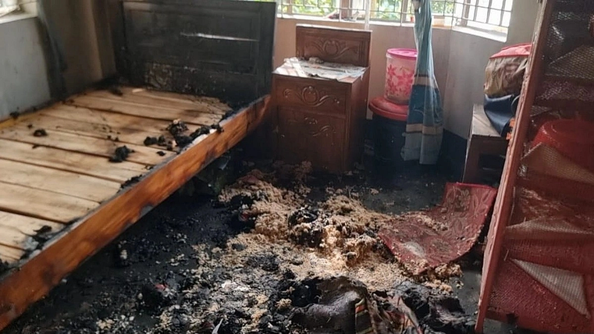 চাঁদপুরে গ্রামীণ ব্যাংক ভবনে আগুন, পুড়ল আসবাবপত্র