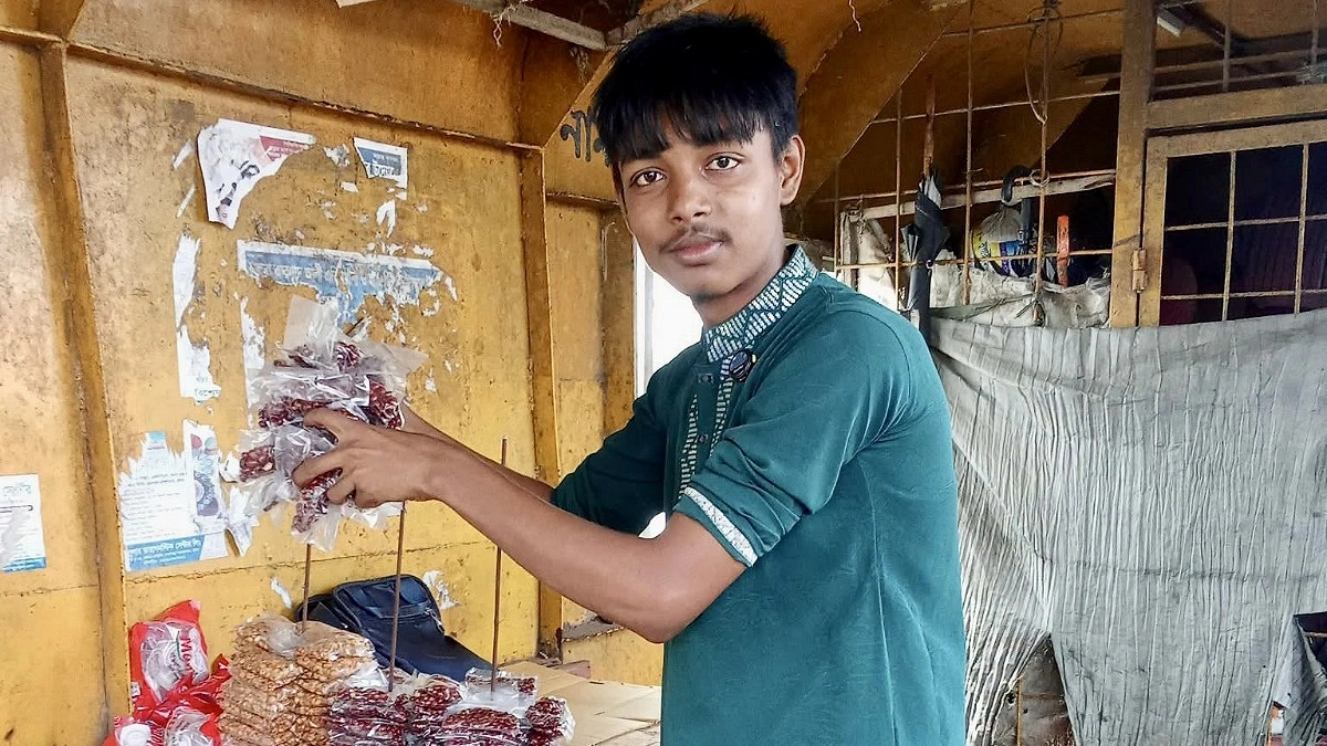 বাদাম বিক্রেতা রাজুর স্বপ্নপূরণ, খোঁজ নিল প্রধানমন্ত্রীর কার্যালয়