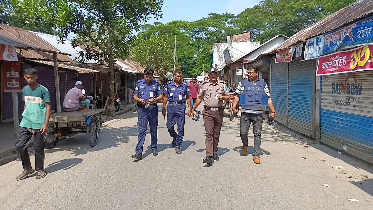 বোরকা পরে বোমার বিস্ফোরণ, জনতার পিটুনিতে একজন নিহত
