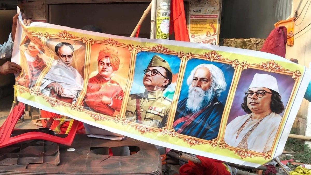 বইয়ের স্টলে পশ্চিমবঙ্গের রাজনৈতিক লড়াই