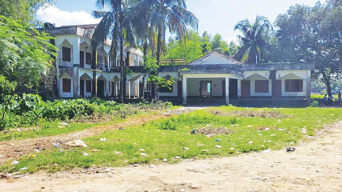 রায়পুরায় কোটি টাকার ইউপি ভবন পরিত্যক্ত