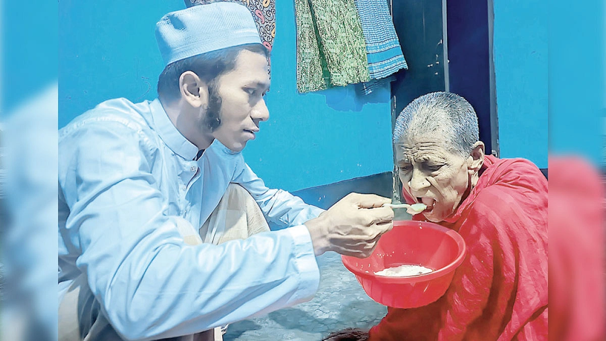 অসুস্থদের ঠিকানা তাজুলের বৃদ্ধাশ্রম
