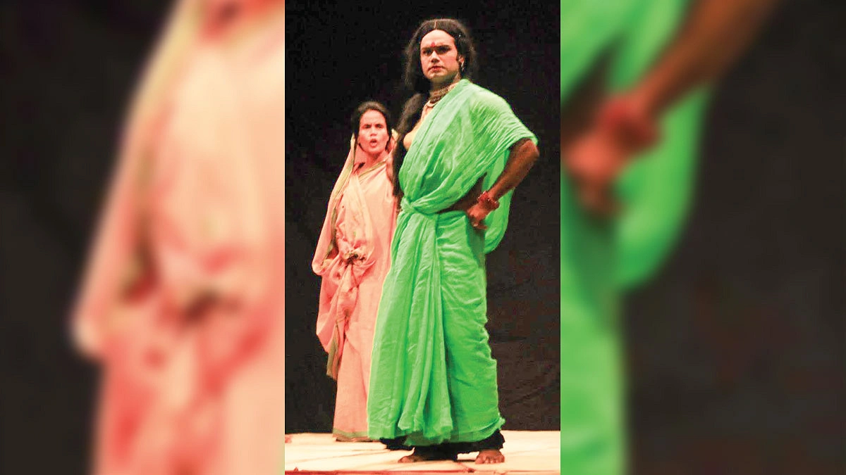 ‘শিখণ্ডী কথা’র দৃশ্য -মহাকাল নাট্য সম্প্রদায়