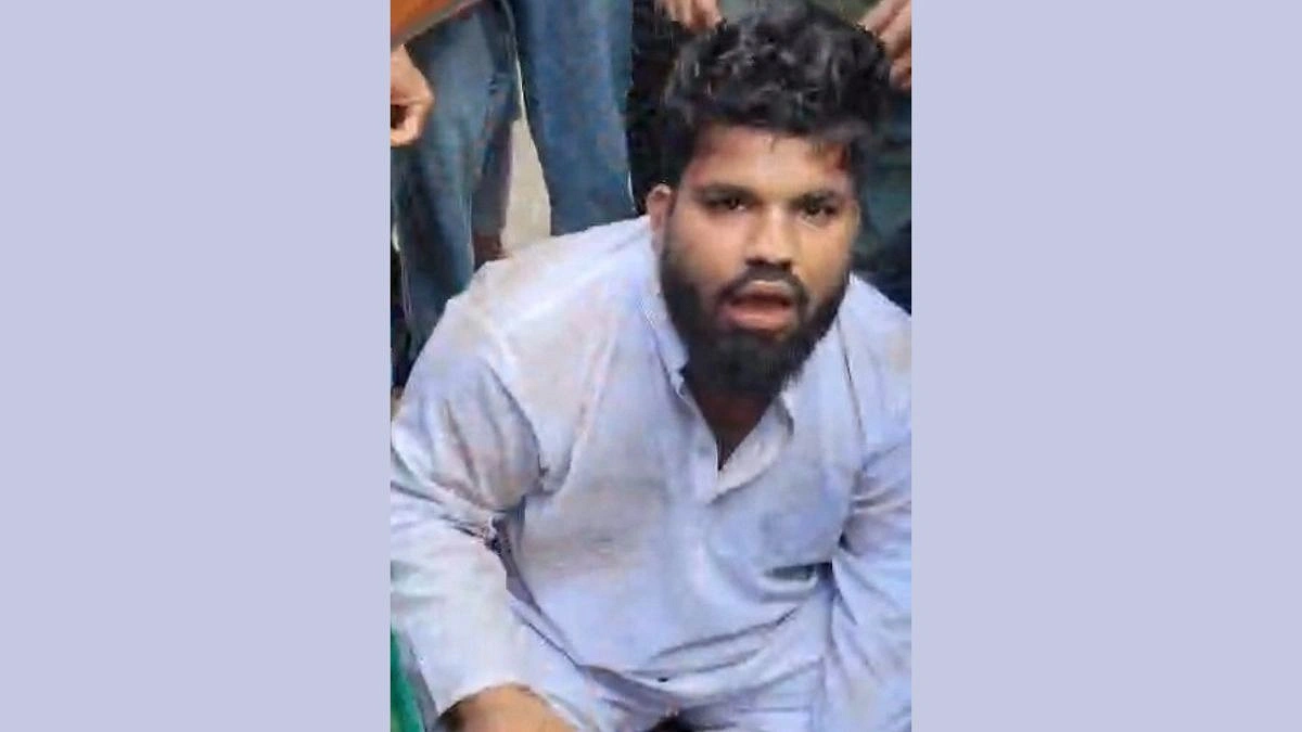 মাদারীপুরে মাদ্রাসার জন্য সাহায্য চাইতে গিয়ে মোবাইল চুরি
