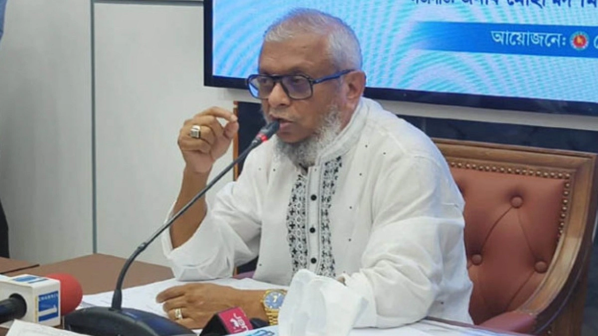 মালয়েশিয়া ইস্যুতে ‘দেশের স্বার্থ রক্ষা’ করতে বললেন প্রবাসী কল্যাণমন্ত্রী