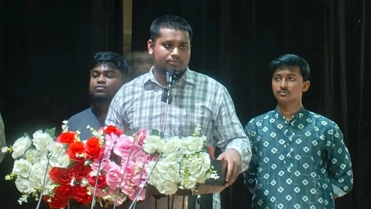 চুয়েট ভিসিকে ‘গুন্ডা’ আখ্যা দিয়ে হাসনাত বললেন, ‘তাকে কেউ চান না’
