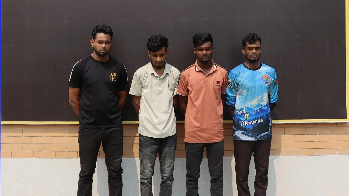 বাসে করে নিয়ে যাওয়া হচ্ছিল ৭৫ কেজি গাঁজা, ধরলো এসআরবি