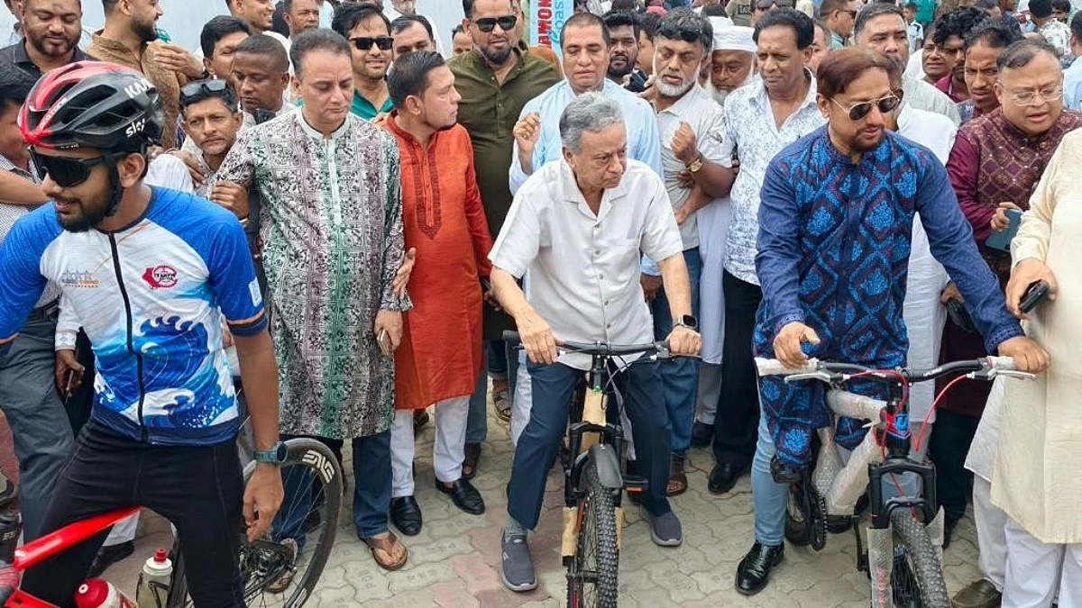 চট্টগ্রামে দেশের প্রথম সাইকেল ট্র্যাক চালু