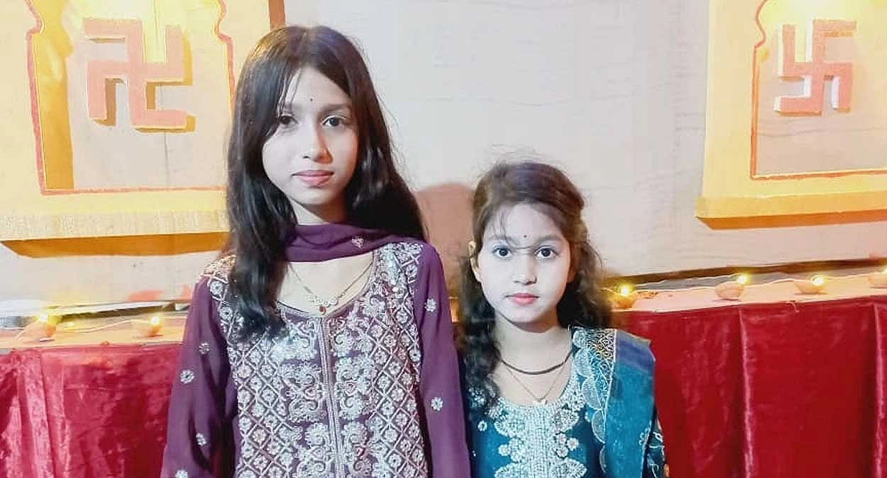 বোনের সঙ্গে ঐশী