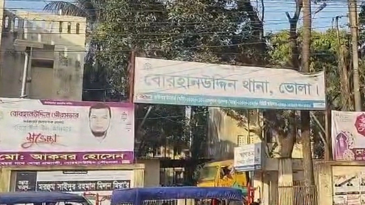 ভোলায় পুকুরে গোসলে নেমে প্রাণ গেল দুই স্কুলছাত্রীর