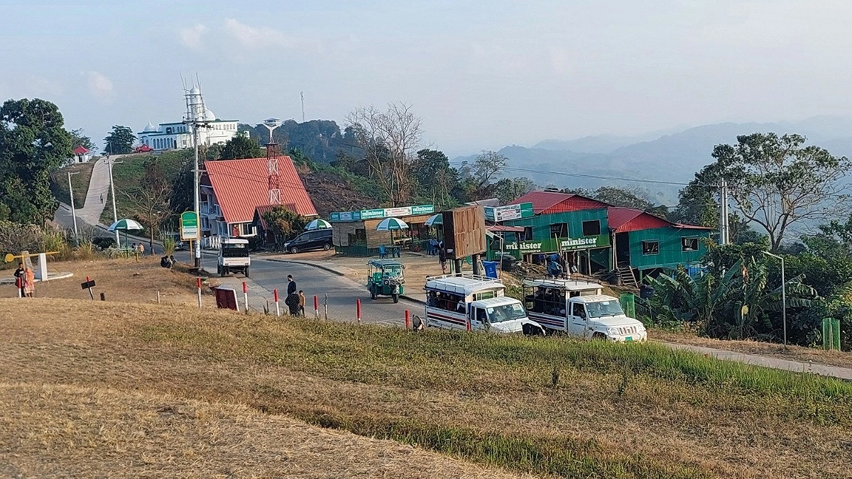 দুর্গাপূজা উপলক্ষে সাজেকে সড়ক অবরোধ স্থগিত