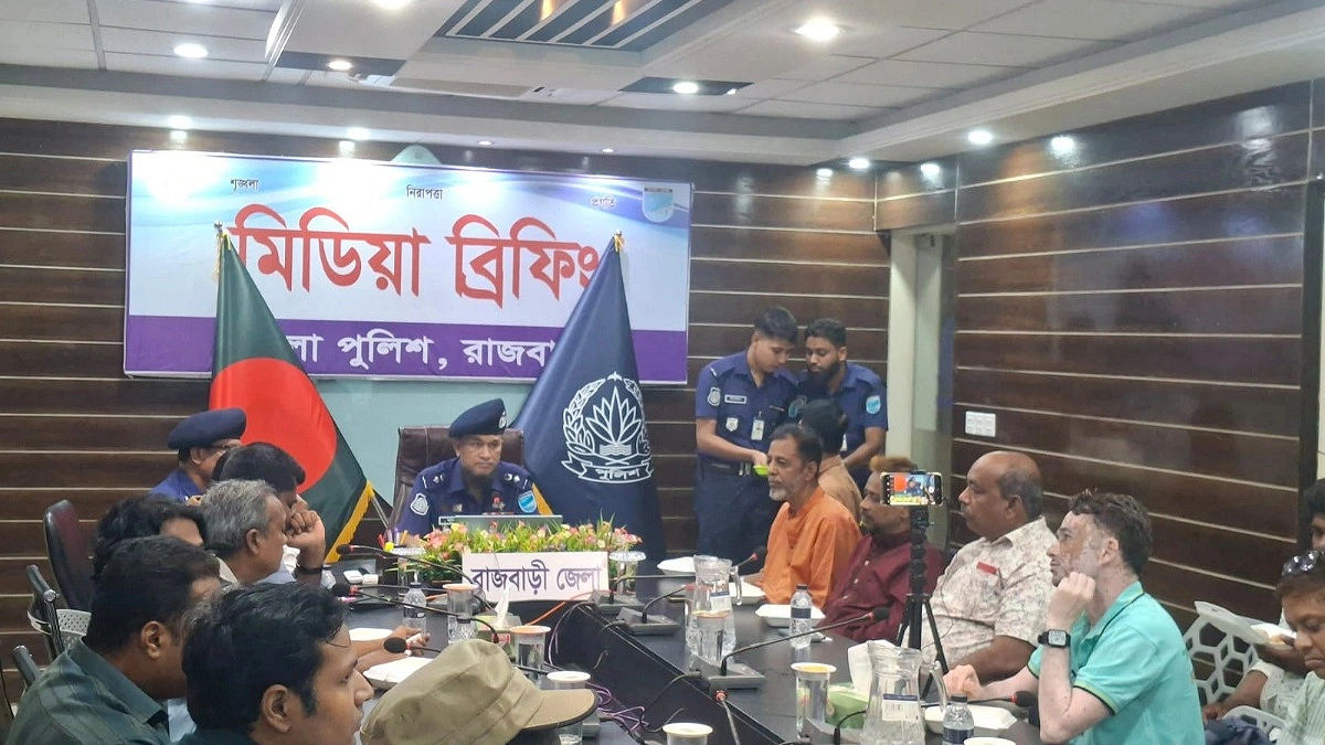 রসমালাইয়ে অচেতন, পকেট থেকে চাবি নিয়ে জুয়েলারিতে চুরি