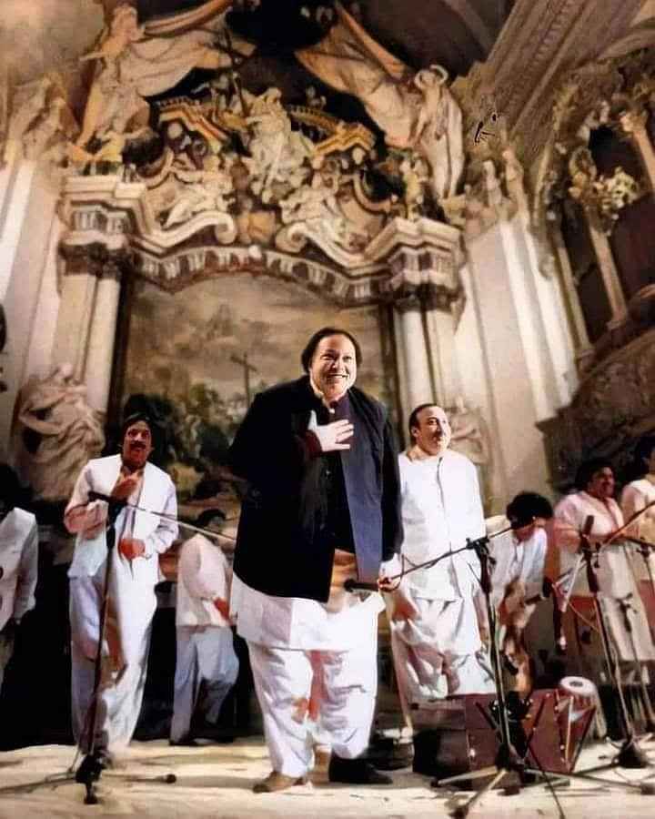 তার পরিবেশনা পশ্চিমা শ্রোতাদের মধ্যে কাওয়ালিকে নতুনভাবে পরিচিত করে তোলে