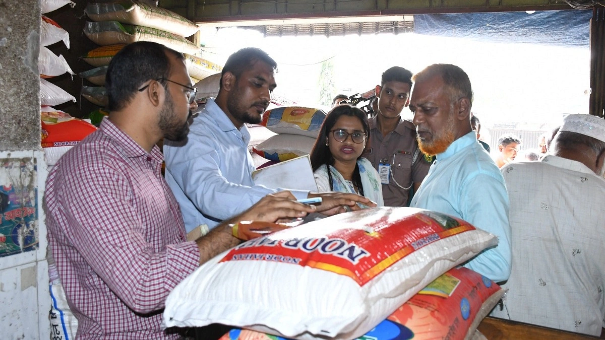 রং মেশানো চানাচুর বিক্রি, তিন প্রতিষ্ঠানকে জরিমানা