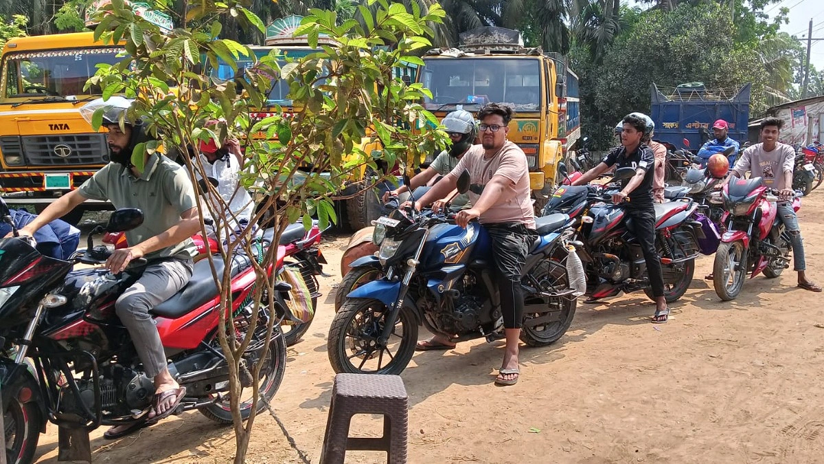 মোটরসাইকেলের সামনেও রাখতে হবে নম্বর প্লেট, নইলে আইনানুগ ব্যবস্থা