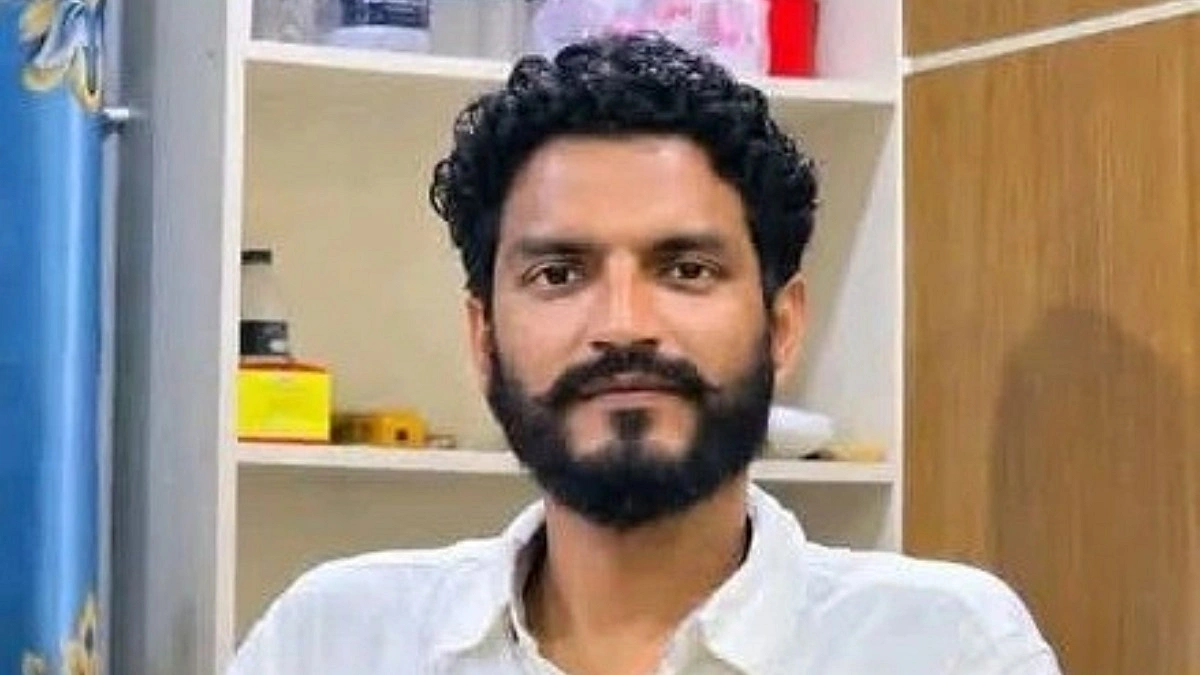 নাটোরে ছাত্রদল নেতাকে কুপিয়ে জখম