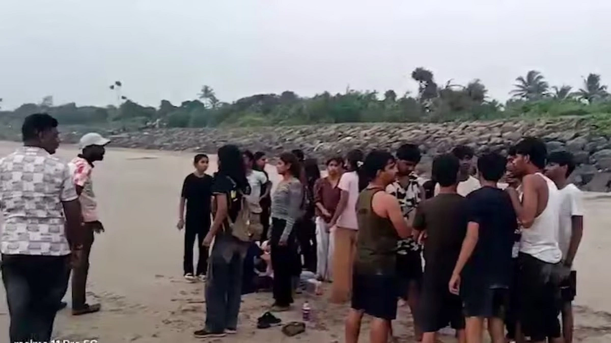 সৈকতে ঘুরতে গিয়ে মহারাষ্ট্রের ৮ শিক্ষার্থীর মৃত্যু