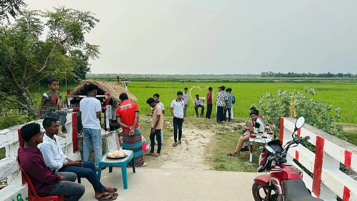 ৩০ হাজার টাকায় ছয় বন্ধুর ‘শেষ বিকেলের চায়ের আড্ডা’