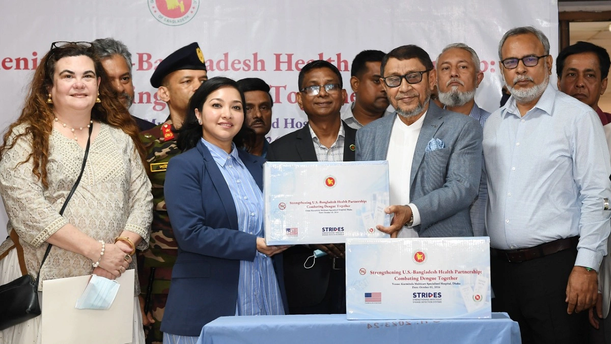 ডেঙ্গু পরীক্ষার ৫ লাখ কিট দিল যুক্তরাষ্ট্র