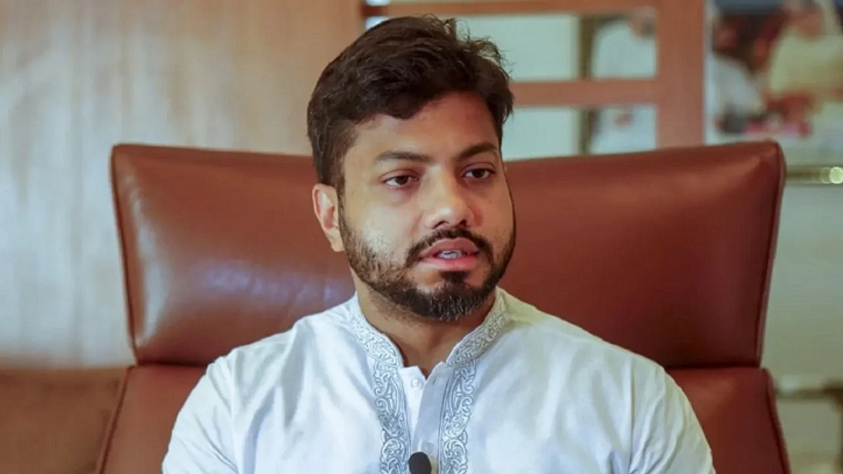রাতে বললেন গুজব, সকালে ভোল পাল্টালেন ইশরাক, দুপুরে দেবেন পদত্যাগের ঘোষণা