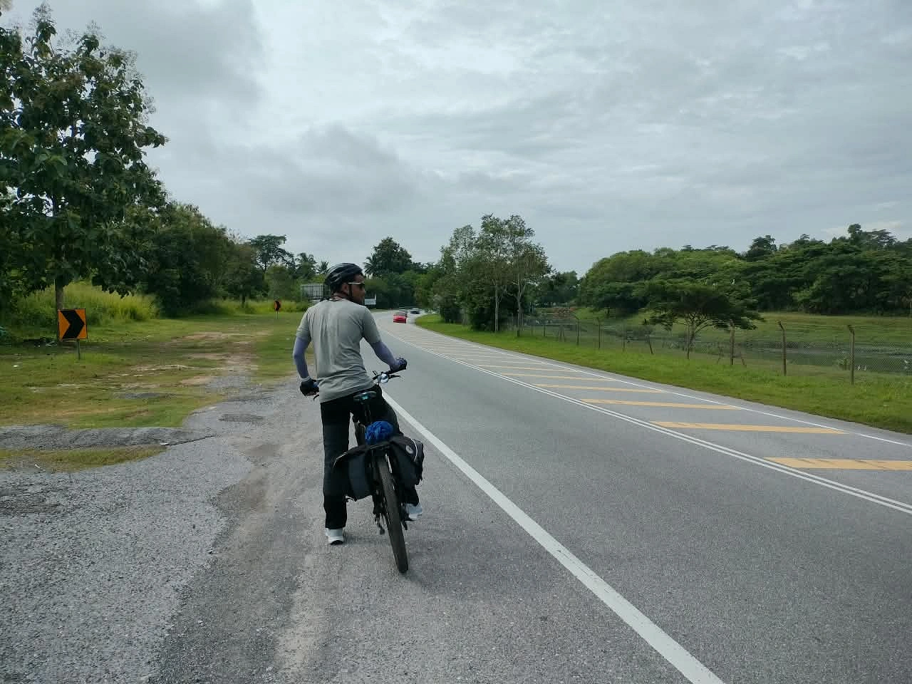 বাইসাবকেল ট্রিপে লেখকের সঙ্গী জুমন
