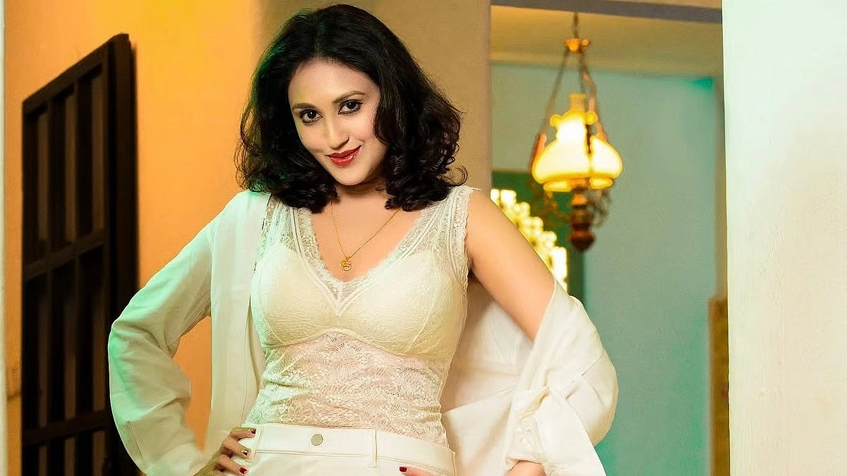 মৌলিক গান নিয়ে ফিরছেন কুসুম সিকদার