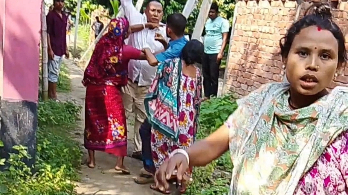 রাস্তা নিয়ে বিরোধে দম্পতিকে মারধর, পুলিশ কর্মকর্তার বিরুদ্ধে থানায় অভিযোগ
