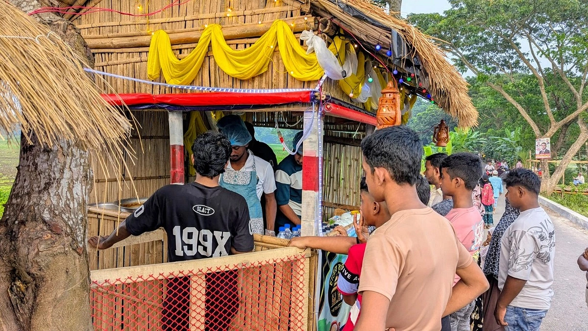 তরুণদের ‘চায়ের কুঠির’