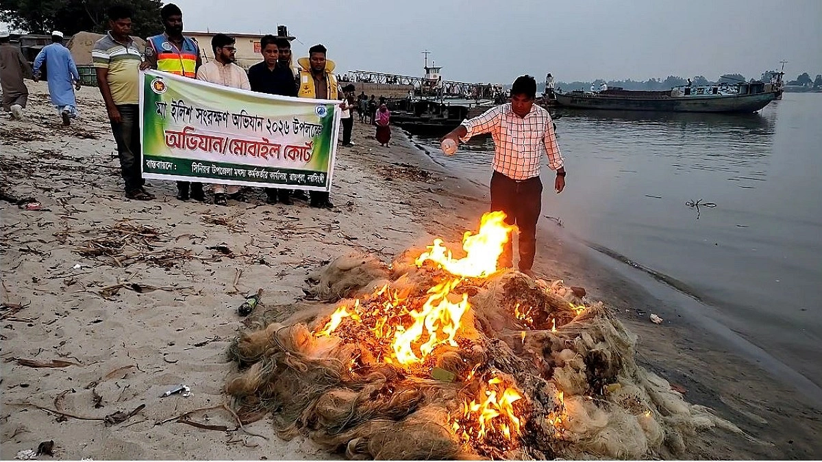 মেঘনা নদীতে অভিযান, ৭০ হাজার মিটার কারেন্ট জাল জব্দ