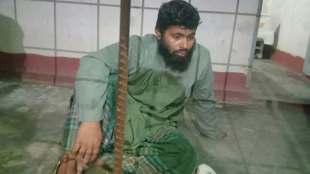 ধরা পড়ে ইমাম বললেন, ‘ধর্ষণ নয়, সেবা করতে এসেছিলাম’