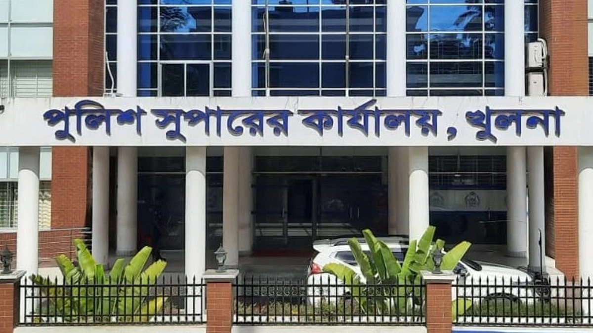খুলনায় রাতে পুলিশ সদস্যদের একা চলাচল না করতে নির্দেশ